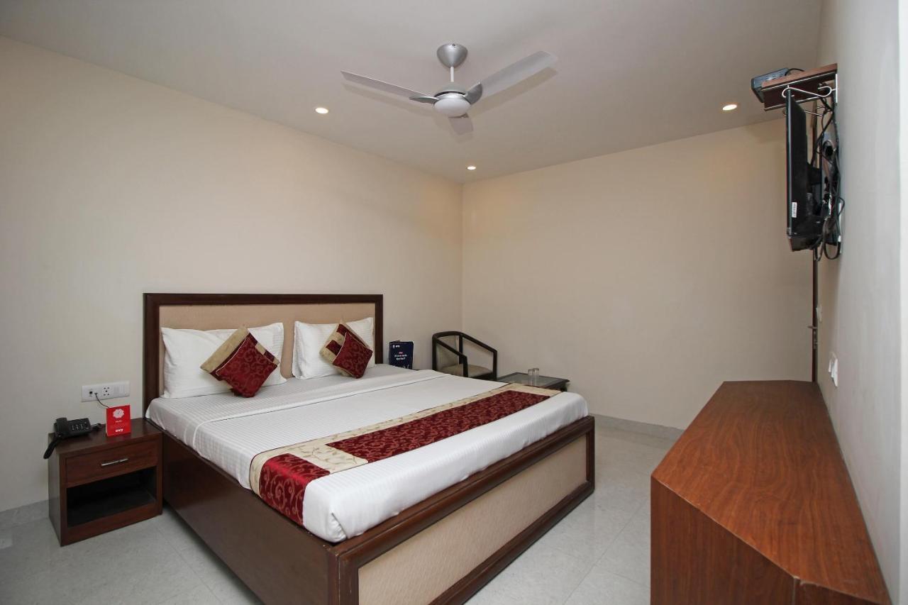 Oyo Hotel Blu Pebbles Near Delhi Airport New Delhi Exterior photo