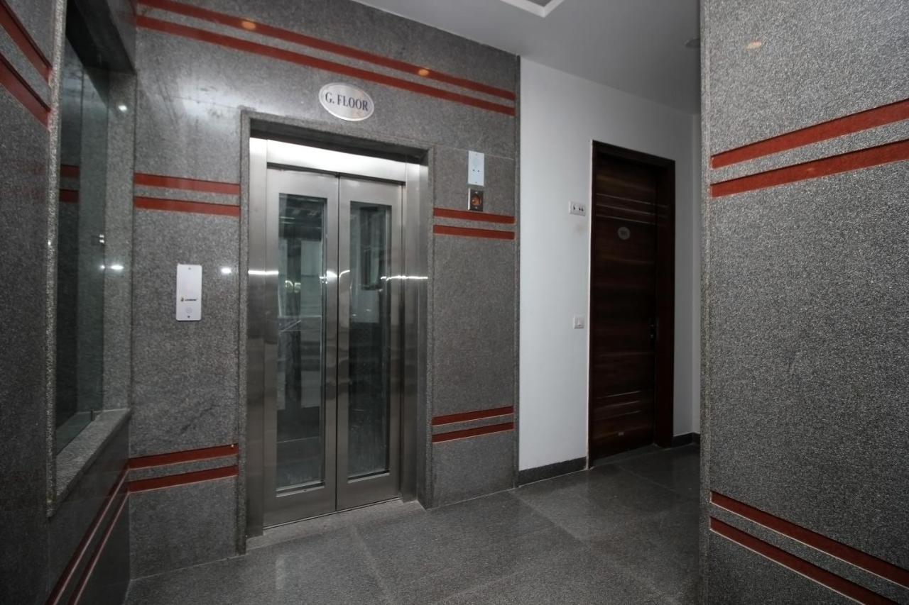 Oyo Hotel Blu Pebbles Near Delhi Airport New Delhi Exterior photo